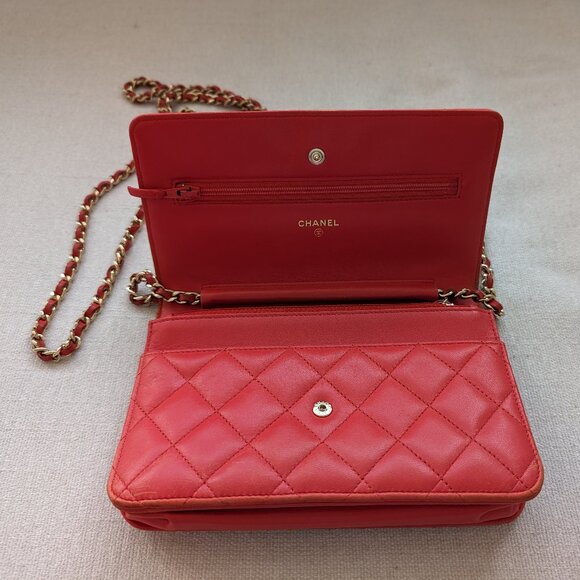 Chanel Classic Wallet on Chain in Pink - Picture 4 of 15